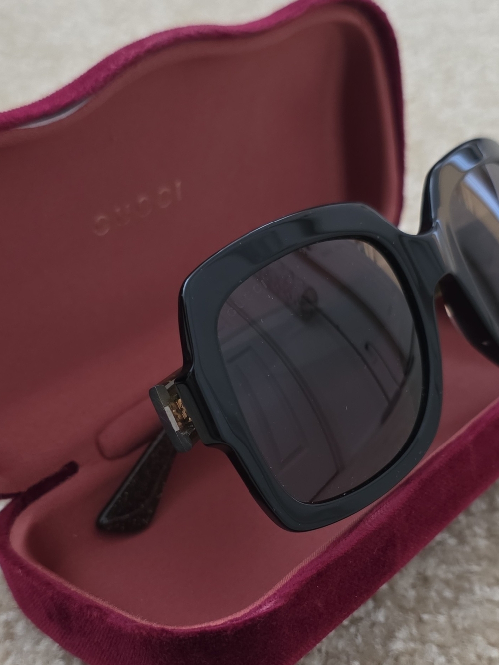 Gucci Glossy Black Oversized Round Sunglasses - Picture 2 of 4